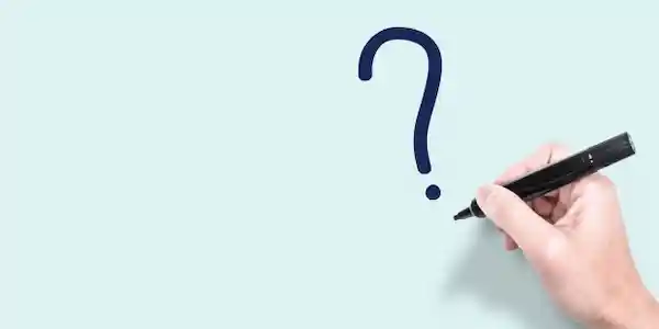 サインペンで?と描いている写真